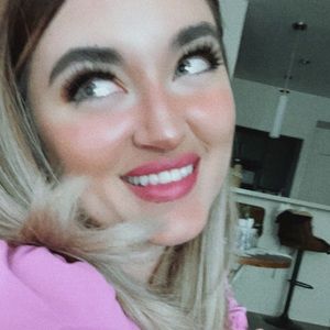 Meet your Posher, Alexiss